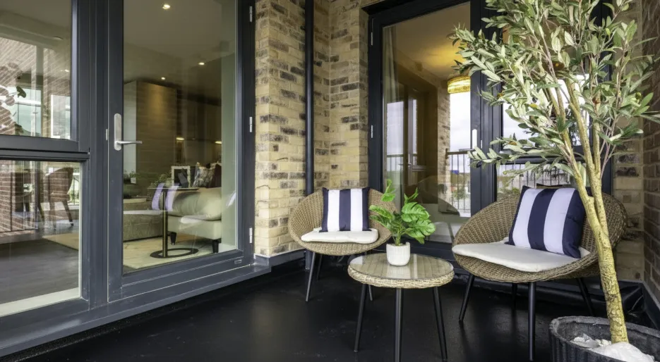 Canalside Quarter, Number 197, Balcony