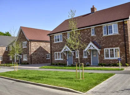 Millside Grange, Street Scene