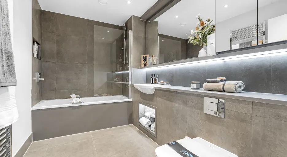 Canalside Quarter - Number 93 - Family Bathroom